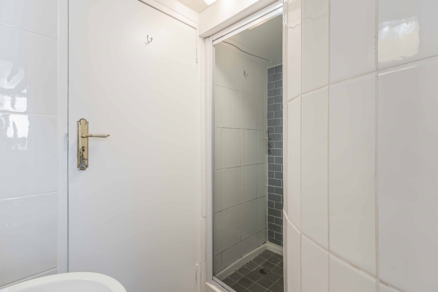 3 Bedroom Property for Sale in Sea Point Western Cape